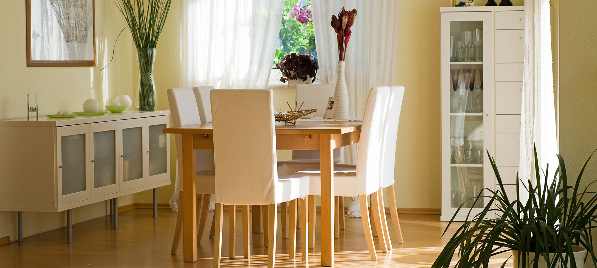 Eingerichtetes Esszimmer als Symbolbild für Immobilienvermittlung in Stuttgart